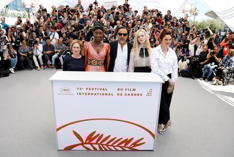 El año pasado, Cannes vio a 82 mujeres protestar por la desigualdad de género en la alfombra roja, sobre la famosa escalinata frente al Palacio del Festival. El director artístico Thierry Fremaux se comprometió a hacer el proceso de selección más transparente y presionar a las juntas directivas hacia la igualdad de género.