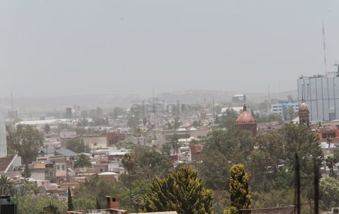 Capa de humo cubre cielo de Durango