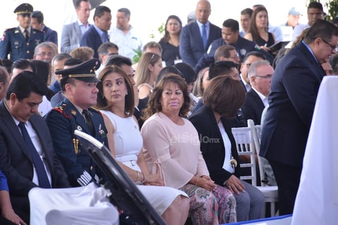 También acudieron autoridades de otros municipios de La Laguna, representantes de cámaras empresariales y sociedad civil y medios de comunicación, entre otros.