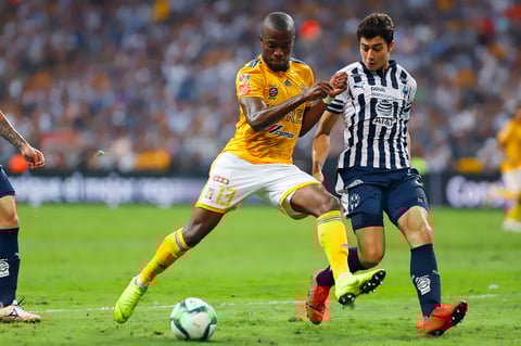 IMG_0714

MONTERREY, MEXICO - MAYO 15: Enner Valencia (I) del Tigres y Stefan Medina (D) del Monterrey durante el juego de ida de la semifinal del torneo Clausura 2019 de la Liga Bancomer MX en el estadio Bancomer BBVA el 15 de Mayo de 2019 en Monterrey, Mexico (Foto: Alfredo Lopez/JAM MEDIA)