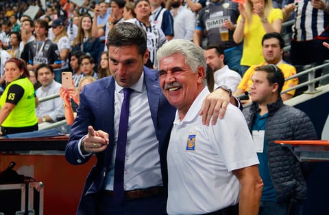 IMG_0714

MONTERREY, MEXICO - MAYO 15: Diego Alonso, Director Técnico del  Monterrey y Ricardo Ferretti, Director Tecnico del Tigres durante el juego de ida de la semifinal del torneo Clausura 2019 de la Liga Bancomer MX en el estadio Bancomer BBVA el 15 de Mayo de 2019 en Monterrey, Mexico (Foto: Angel Cervantes/JAM MEDIA)