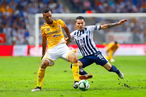IMG_0714

MONTERREY, MEXICO - MAYO 15: Rafael De Souza () del Tigres (I) del Tigres y Celso Ortiz (D) del Monterrey durante el juego de ida de la semifinal del torneo Clausura 2019 de la Liga Bancomer MX en el estadio Bancomer BBVA el 15 de Mayo de 2019 en Monterrey, Mexico (Foto: Alfredo Lopez/JAM MEDIA)
