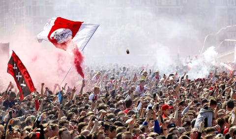 Celebran a lo grande victoria del Ajax en la Liga Holandesa