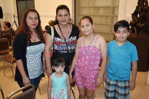 16052019 PRESENTACIóN DE LIBRO.  Yasareth, Norma, Aime, Alex y Regina.