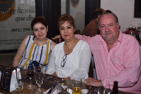 17052019 Gina, Gina y Eduardo.
