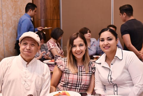 18052019 RECIENTE EVENTO.  Ángel, Jessica y Gaona.