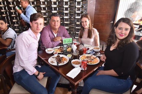 19052019 Alfredo, Vladimir, Cecilia y Fernanda.