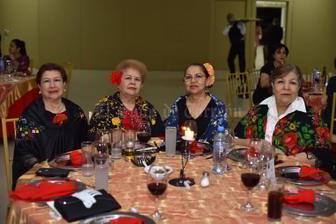 20052019 EN FESTEJO.  Luz Elena, Elba, Yolanda y Ome.
