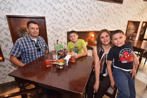 19052019 Axel, Alejandro, Laura y Christian.