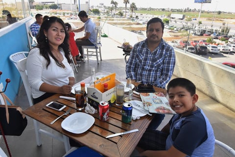 19052019 Alma, Ulises y Ulises.