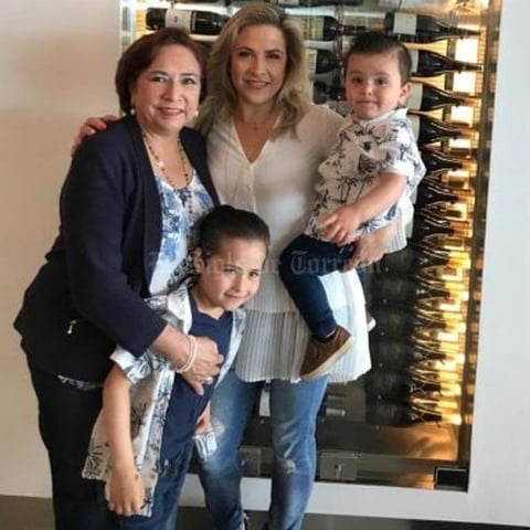 20052019 EN FAMILIA.  Bertha Castañeda, Bo DeWeese, Noah y Riley DeWeese.