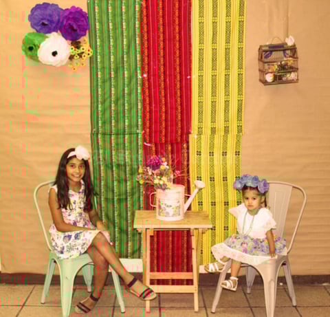 21052019 LINDA POSTAL.  Jazmín y Emma.