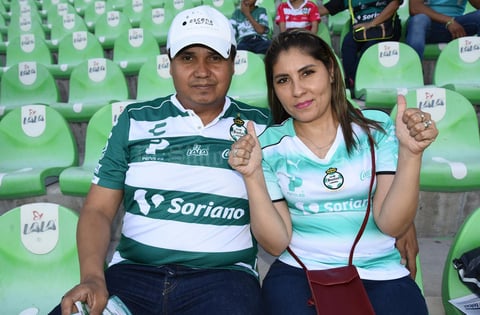 21052019 EN EL FUT.  Jimmy y Sandra.
