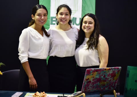 22052019 EVENTO ESCOLAR.  Rocío, Fernanda y Mariana.