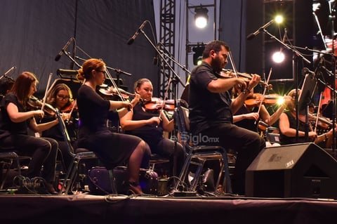 Lomónaco comandó el barco musical a través de obras de Ponchielli, Tchaikovsky, Smetana, Strauss y Bizet.