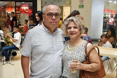 23052019 Gerardo y Mely Carmen.
