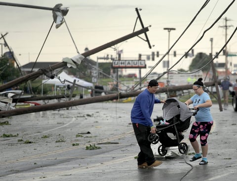 Múltiples tornados afectaron el medio oeste de Estados Unidos.