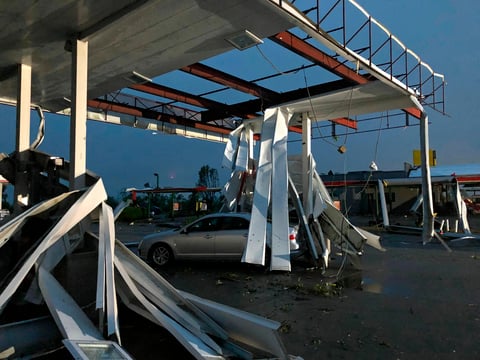 Se informó de por lo menos 29 tornados.