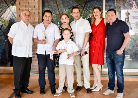 Rogelio, Jorge, Lupita, Santiago, Roberto, Elena y Carlos