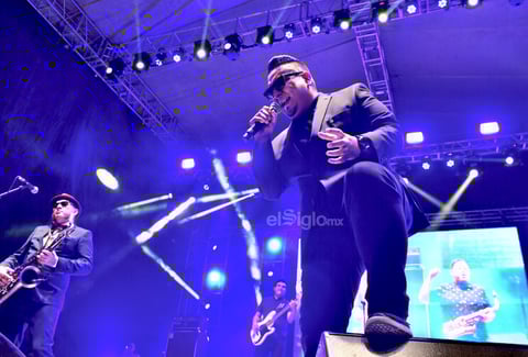 Inspector aprovechó el show para dedicarle a Torreón la rola El dejado, que incluyó en su producción discográfica Amar o morir.