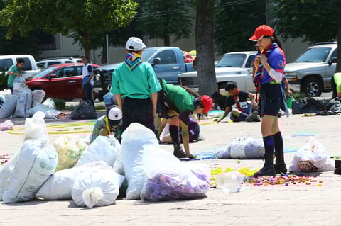 Se invitó a la sociedad civil a colaborar en la campaña y llevar las tapitas a la plaza.