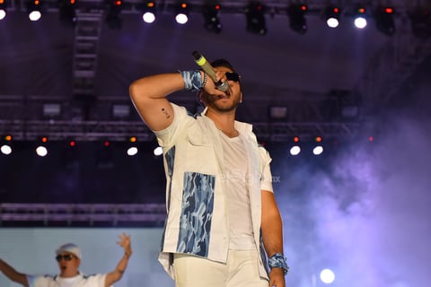 La energía de los Kumbia Kings no conoce límites, y es que durante casi todo el show hicieron múltiples coreografías.