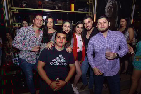 27052019 Entre amigos.