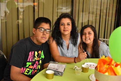 29052019 EN FIESTA DE CUMPLEAñOS.  En familia.