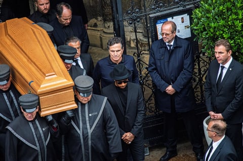 Dan último adiós a Niki Lauda; celebridades se hacen presentes