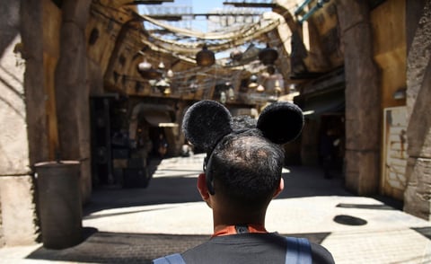 Galaxy's Edge ofrece un nuevo mundo en Disneyland