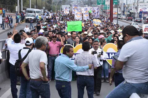 Advierten que de detenerse la actividad en AHMSA, de forma directa e indirecta, afectará desde el vendedor de jugos de la plaza, hasta el comercio y los diversos sectores productivos en esta zona centro de Coahuila.