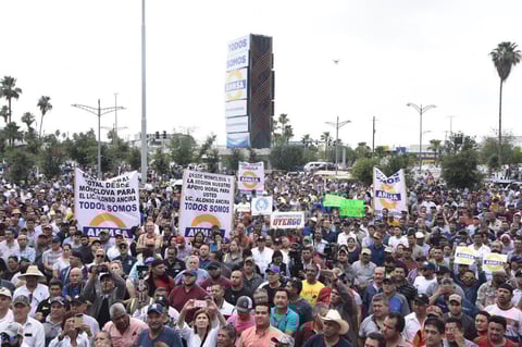 Monclova se moviliza en apoyo a AHMSA