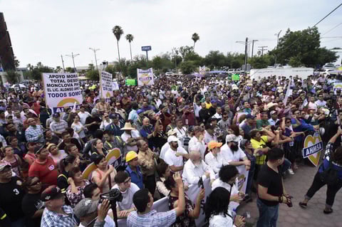 Monclova se moviliza en apoyo a AHMSA