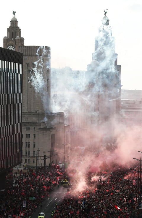 Liverpool festeja su título de la Champions con desfile