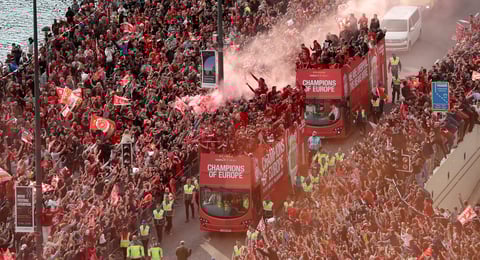 Liverpool festeja su título de la Champions con desfile