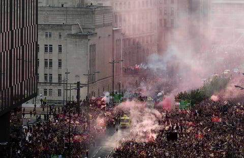 Liverpool festeja su título de la Champions con desfile