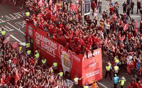 Liverpool festeja su título de la Champions con desfile