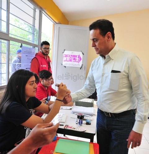 Ismael Hernández Deras, diputado federal y exgobernador de Durango.