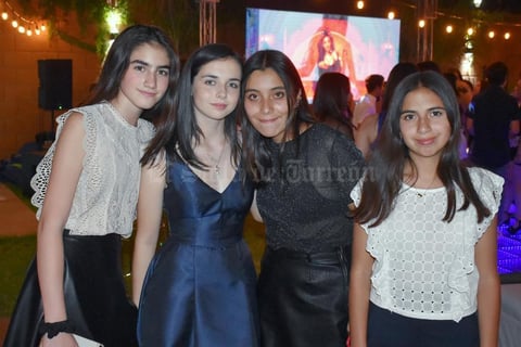 01062019 CUMPLE XV AñOS.  Arantza acompañada de Valentina, Sofía y Dany.