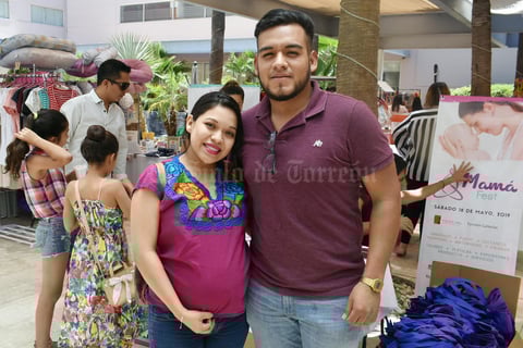 01062019 EN PAREJA.  Vianey y Juan.