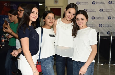 05062019 AMIGAS.  Daniela, Regina, Ángela y Paola.