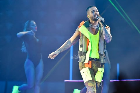 Maluma se deja querer por sus fanáticos laguneros