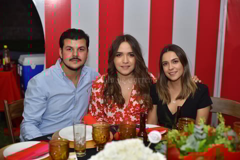 Adolfo, Sofía y Karen