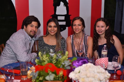 Miguel , Ana Luisa, Sandra y Valeria