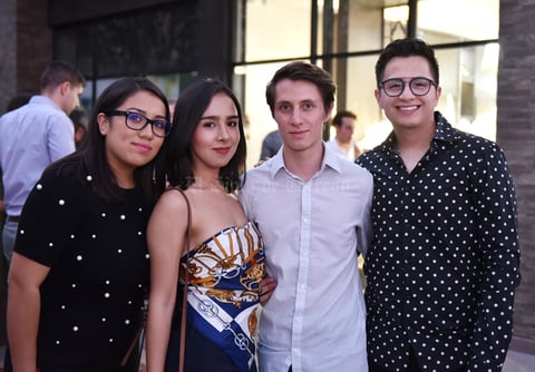 Liliana, Sofía, Alejandro y Ricardo