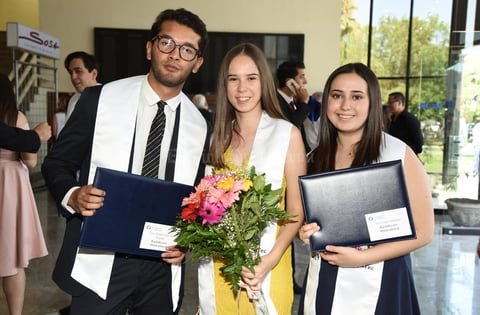 Luis Alonso García, Isabel Gonzalo y Ana López Iduñate