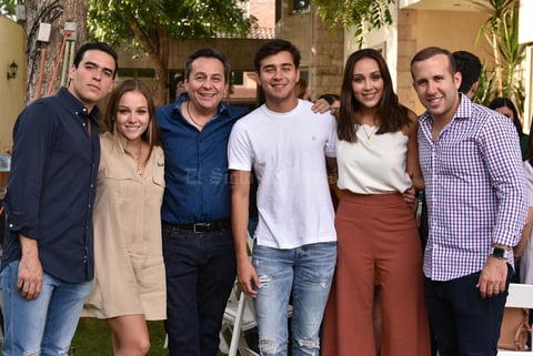 Lázaro, Jenny, Víctor, Víctor, Sandra y Alejandro