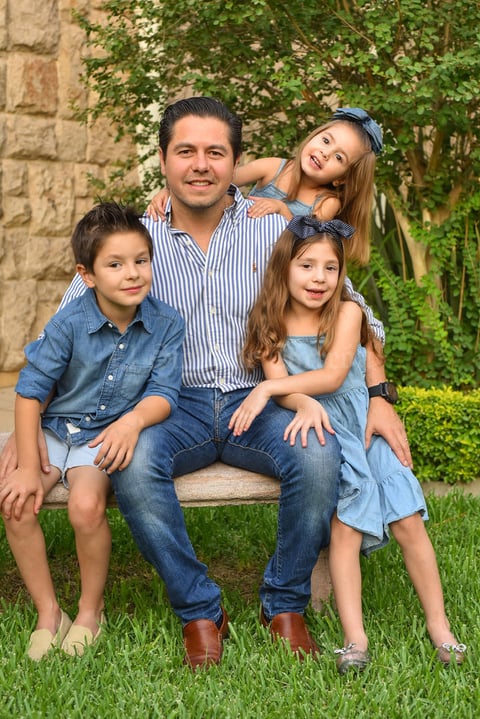 René con sus hijos René, Romi y Regina 20