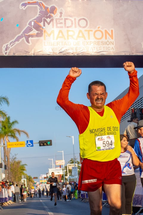 Geoffrey Kenisi Bundi fue el segundo en concluir el bello recorrido por la ciudad de Durango, en tanto que George Kipketer Towett llegó en tercero.