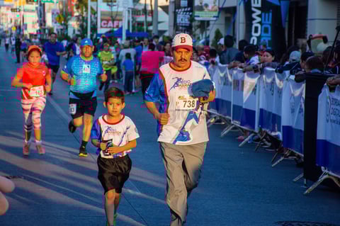 Algunas familias corrieron juntas la distancia de 5 kilómetros.